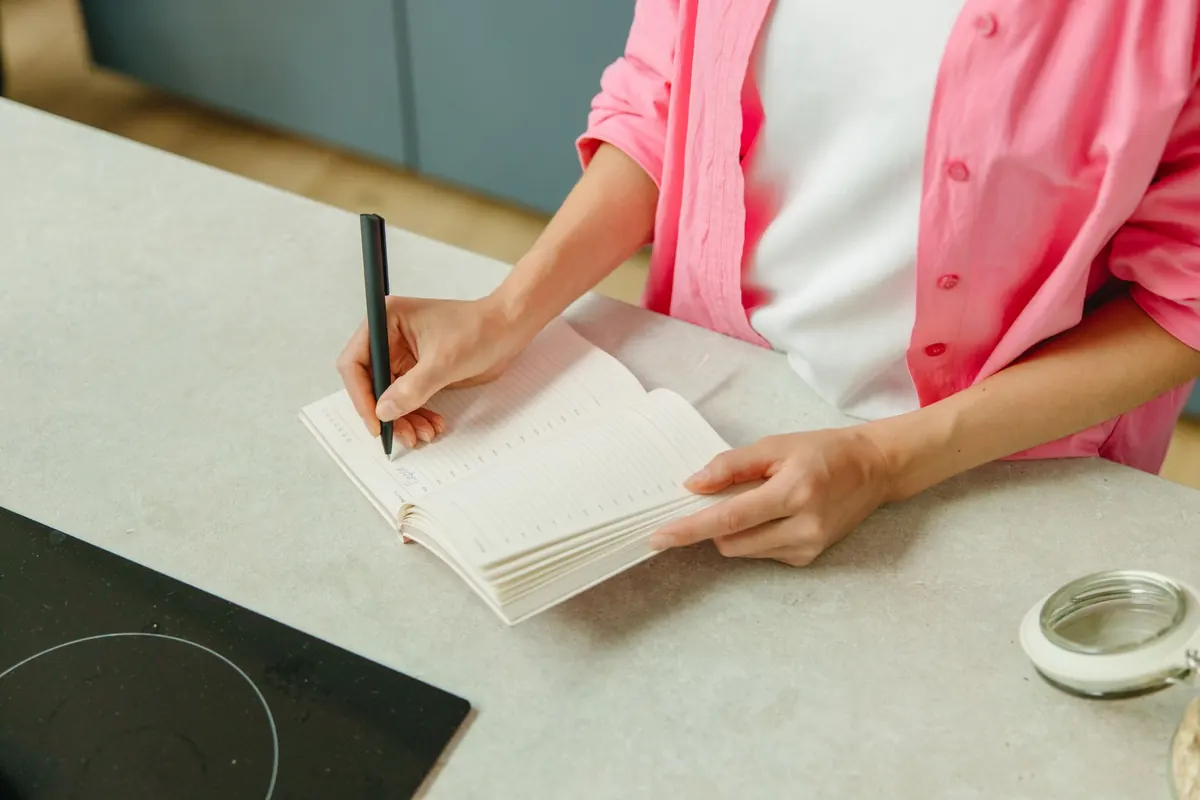 The 15-Minute Weekly Pantry Checklist to Prevent Overbuying